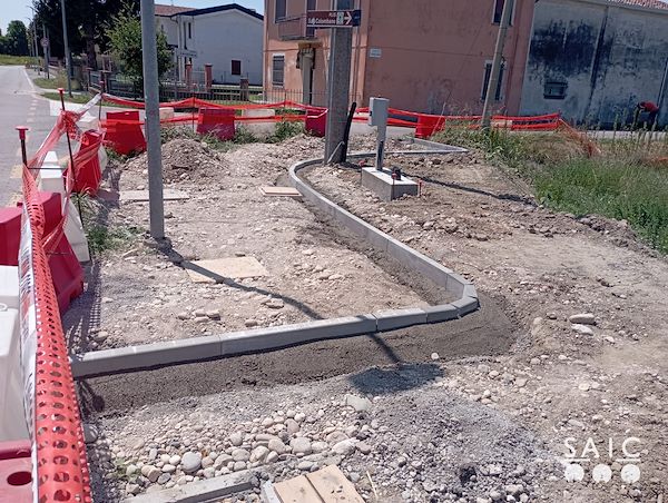 Pista ciclopedonale San Colombano nel comune Riva di Suzzara in provincia di Mantova