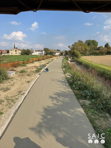 Pista ciclopedonale San Colombano nel comune Riva di Suzzara in provincia di Mantova