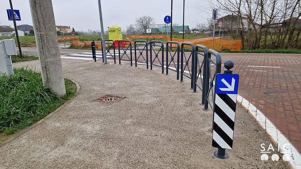 Pista ciclopedonale San Colombano nel comune Riva di Suzzara in provincia di Mantova