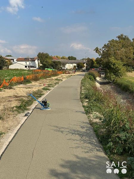 Pista ciclopedonale San Colombano nel comune Riva di Suzzara in provincia di Mantova