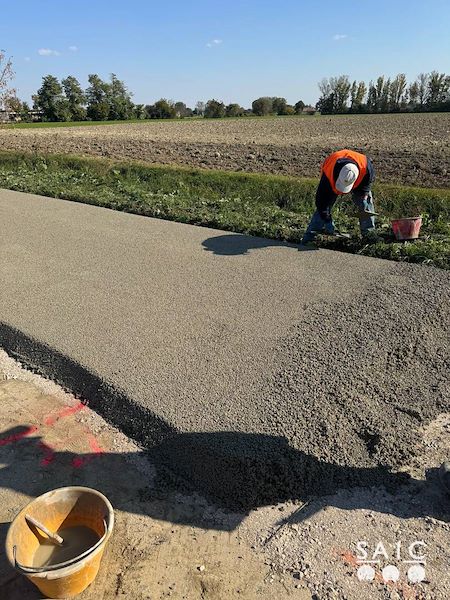 Pista ciclopedonale San Colombano nel comune Riva di Suzzara in provincia di Mantova