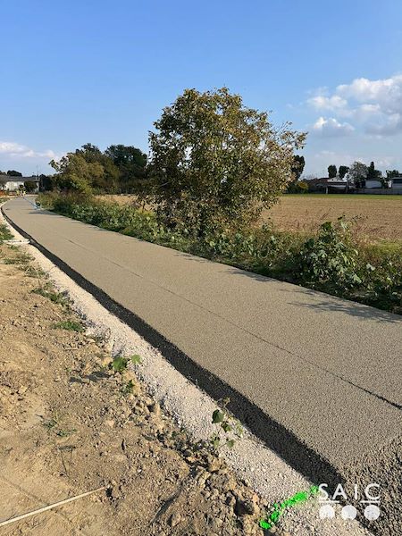 Pista ciclopedonale San Colombano nel comune Riva di Suzzara in provincia di Mantova