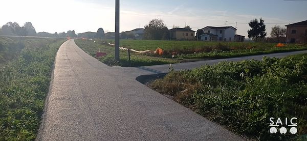 Pista ciclopedonale San Colombano nel comune Riva di Suzzara in provincia di Mantova