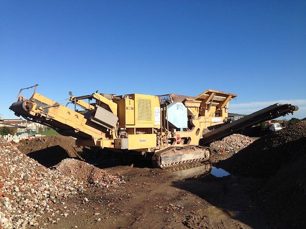 Demolizioni fabbricati civili, industriali e smaltimento macerie