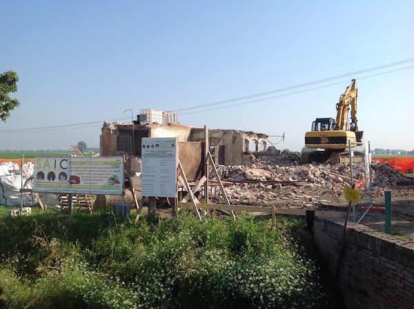 Demolizioni fabbricati civili, industriali e smaltimento macerie